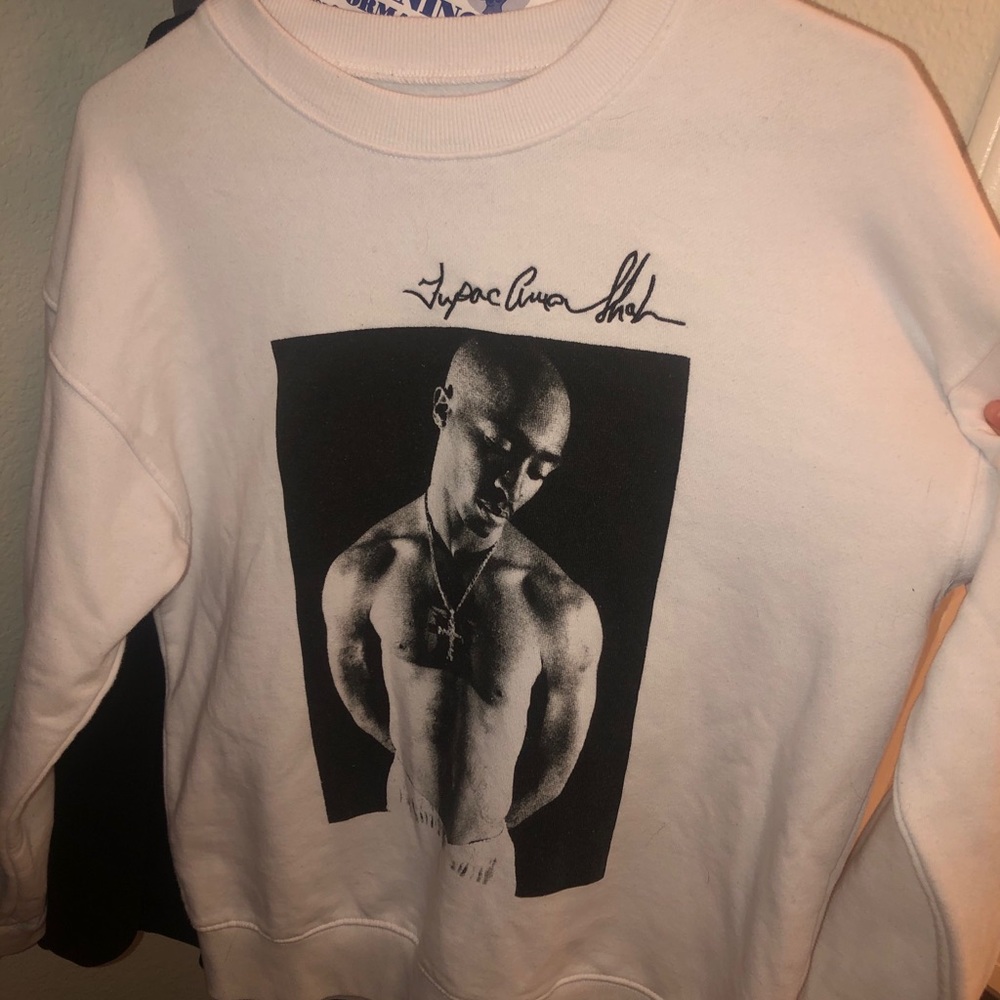 tupac sweater